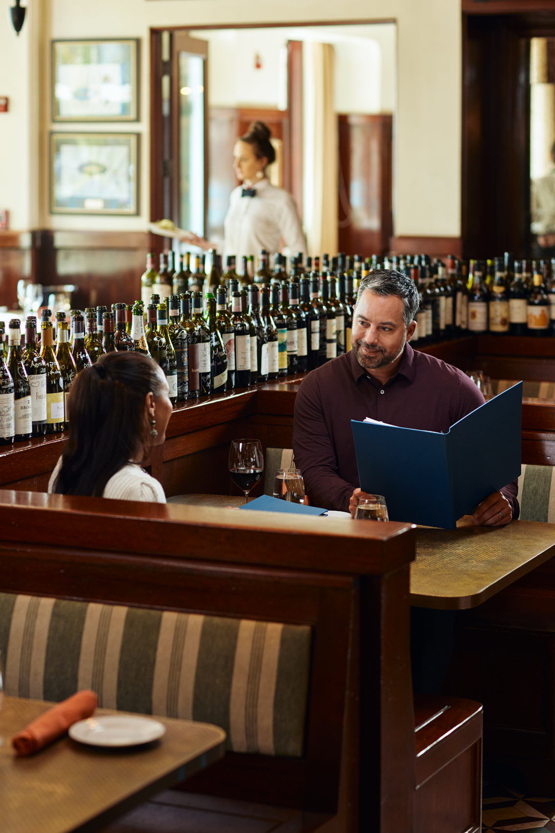 cinghiale-couple-dining-baltimore-commercial-photographer
