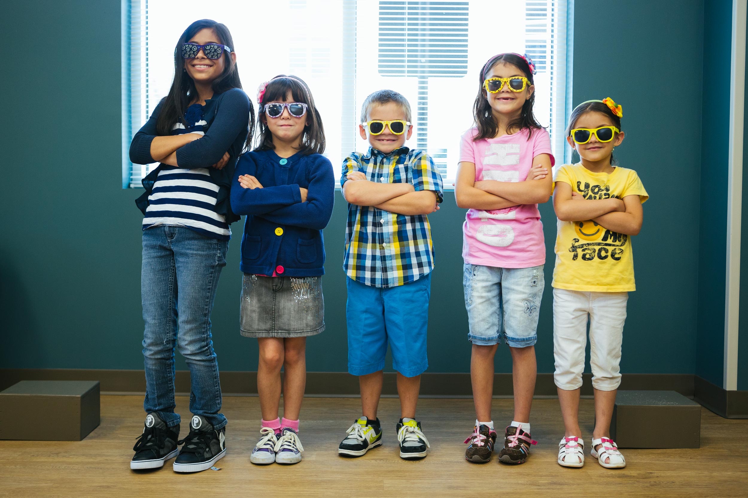 kids-with-sunglasses-dmv-commercial-photographer-eli-meir-kaplan