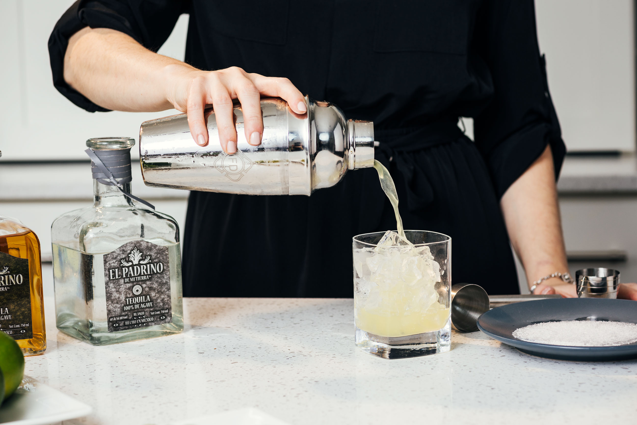 woman-pouring-tequila-dc-commercial-photography-eli-meir-kaplan